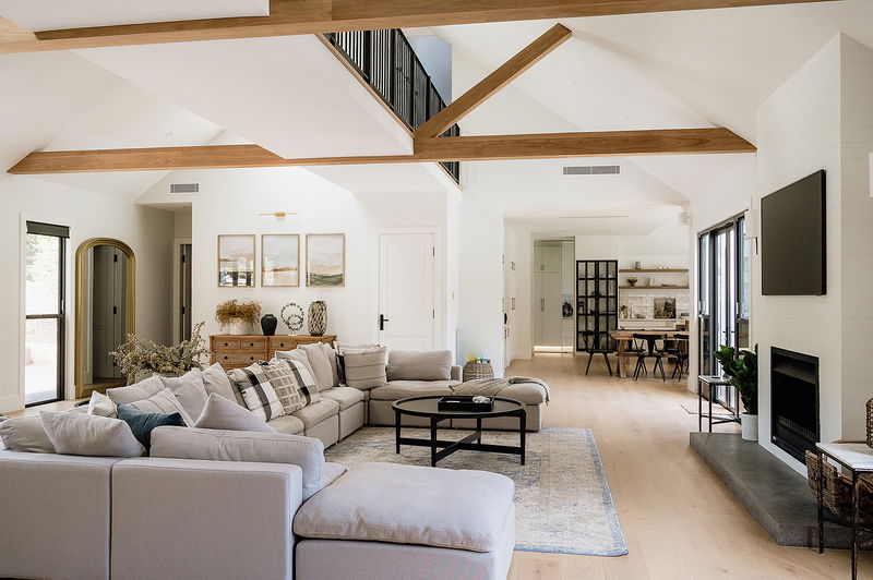 Berry Luxury Barn House (Heated Pool)