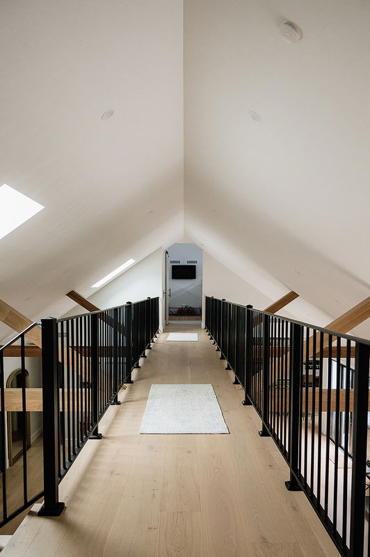 Berry Luxury Barn House (Heated Pool)