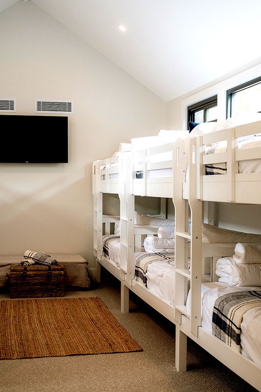 Berry Luxury Barn House (Heated Pool)