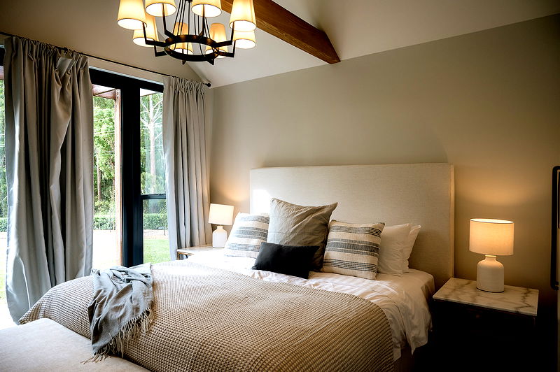 Berry Luxury Barn House (Heated Pool)