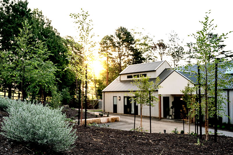 Berry Luxury Barn House (Heated Pool)