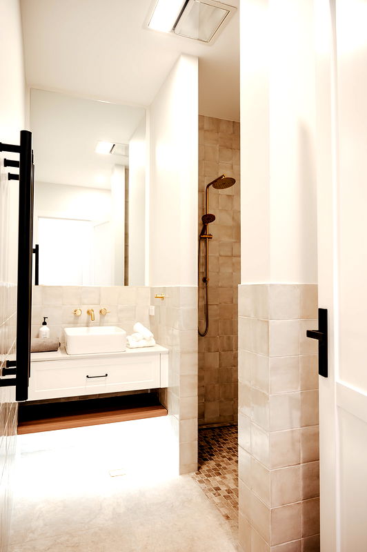 Berry Luxury Barn House (Heated Pool)