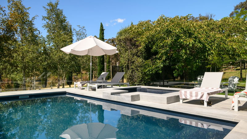 The Welcome Paddock (With Car Parking)