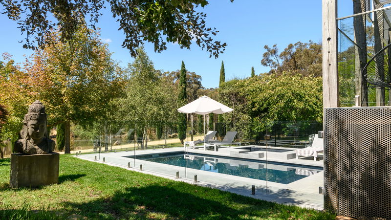 The Welcome Paddock (With Car Parking)