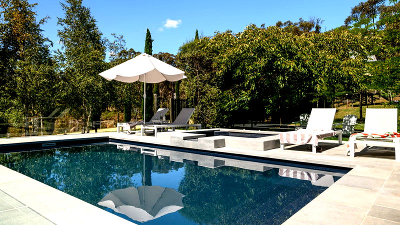 The Welcome Paddock (With Car Parking)