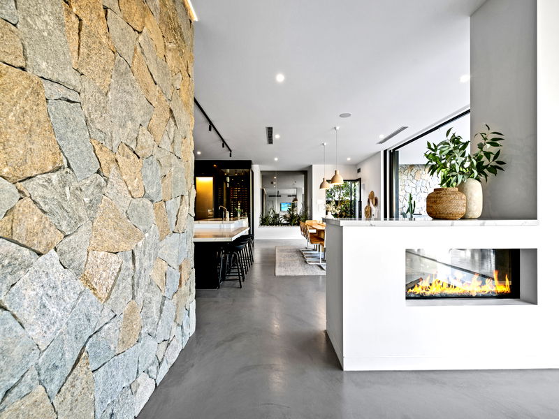 Mana Beach House (Heated Pool)