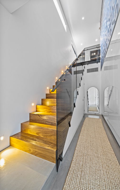 Mana Beach House (Heated Pool)