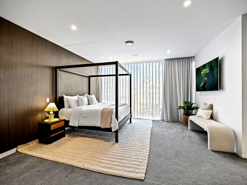 Mana Beach House (Heated Pool)