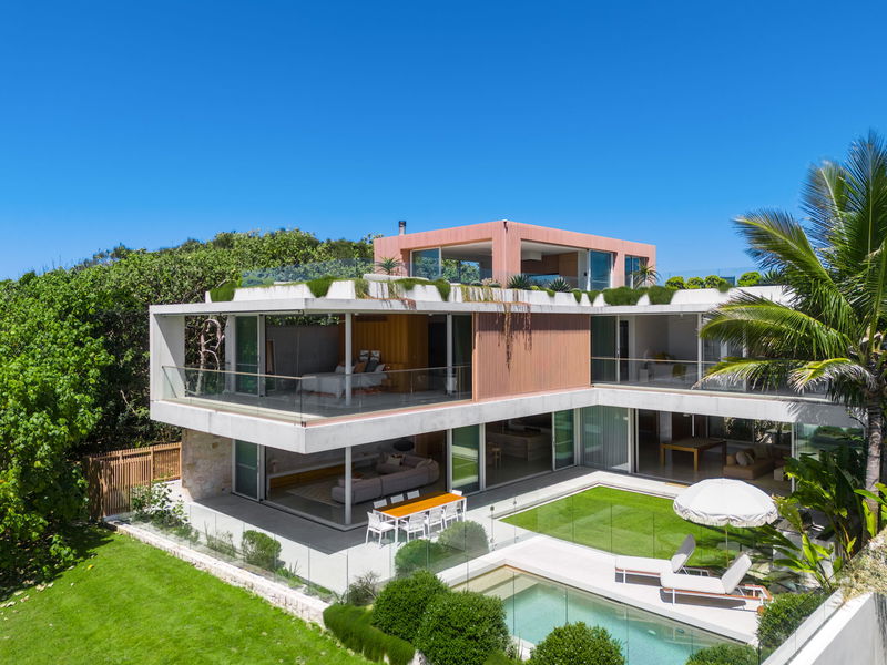 Caba Beach House (Walk to Beach)