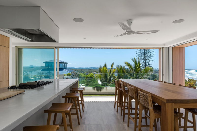 Caba Beach House (Walk to Beach)