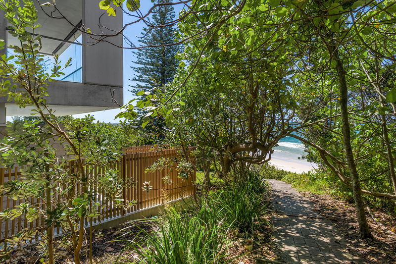 Caba Beach House (Walk to Beach)