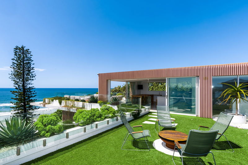 Caba Beach House (Walk to Beach)