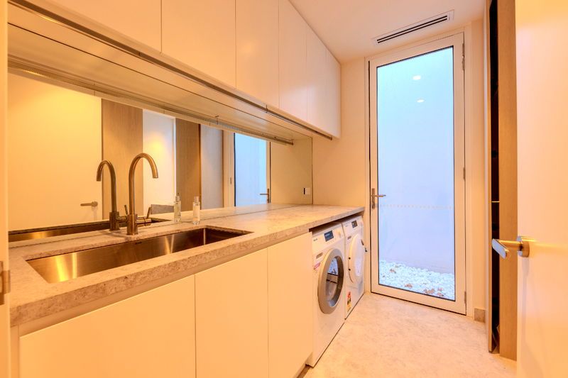 Sun Kiss (with plunge pool & car parking)