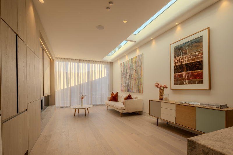 Sun Kiss (with plunge pool & car parking)