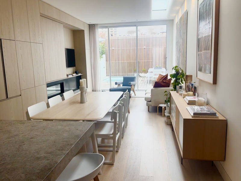 Sun Kiss (with plunge pool & car parking)