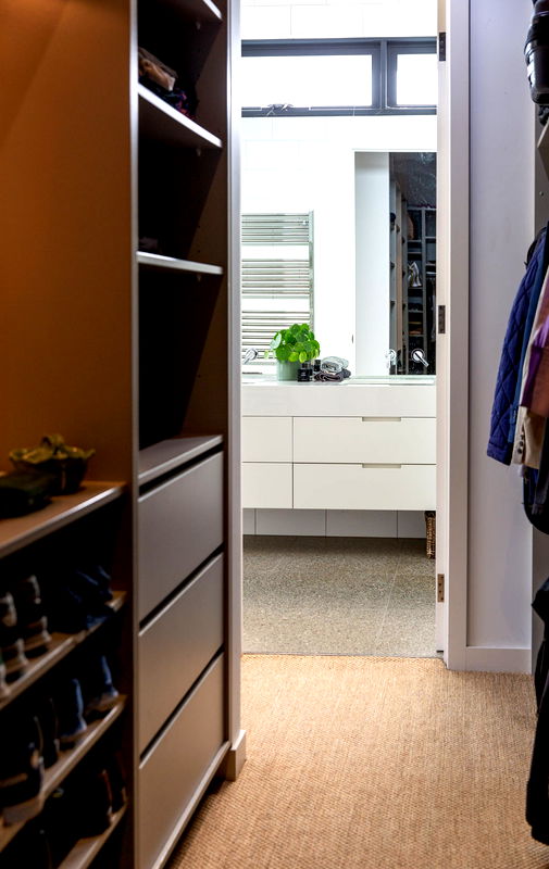 Kellenera (With Heated Pool and Car Parking)