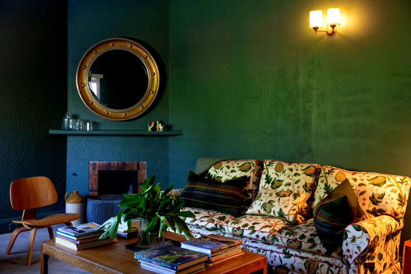 Kellenera (With Heated Pool and Car Parking)