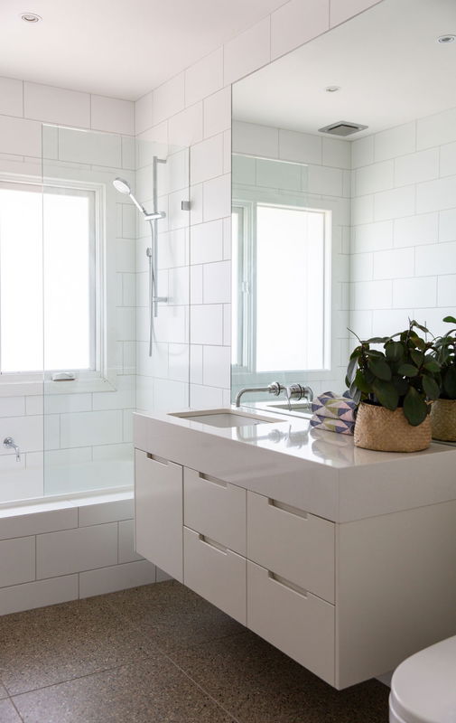 Kellenera (With Heated Pool and Car Parking)