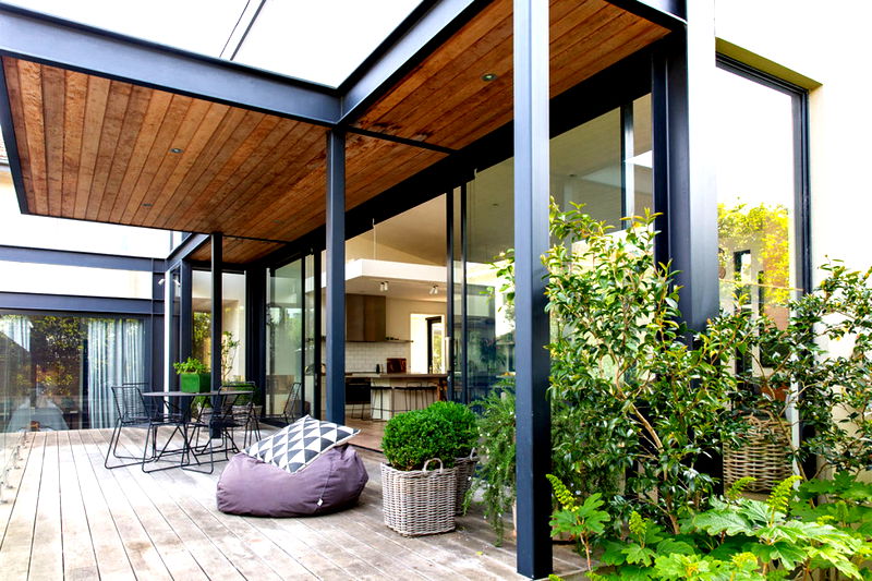 Kellenera (With Heated Pool and Car Parking)