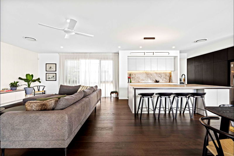 Allambi Broadbeach (With Car Parking)