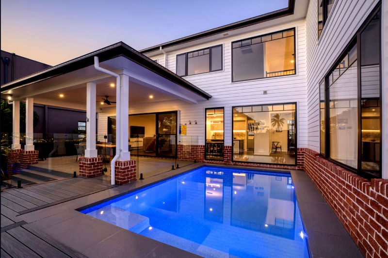 Allambi Broadbeach (With Car Parking)