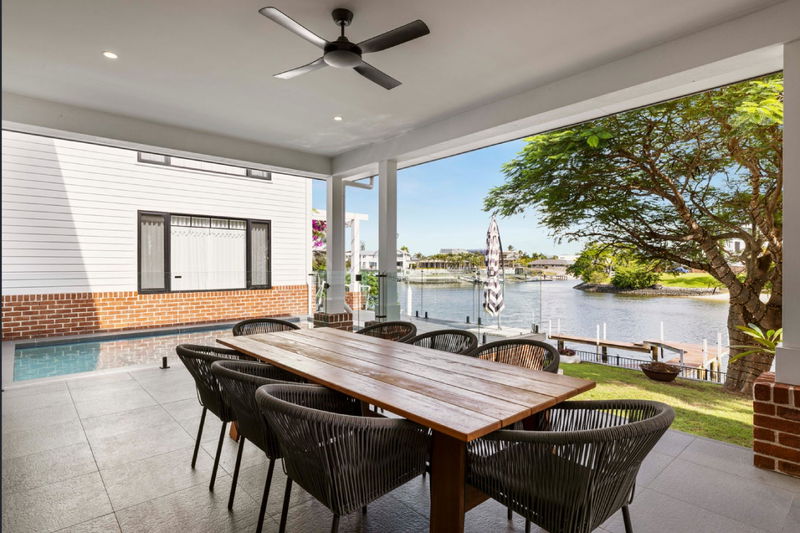 Allambi Broadbeach (With Car Parking)