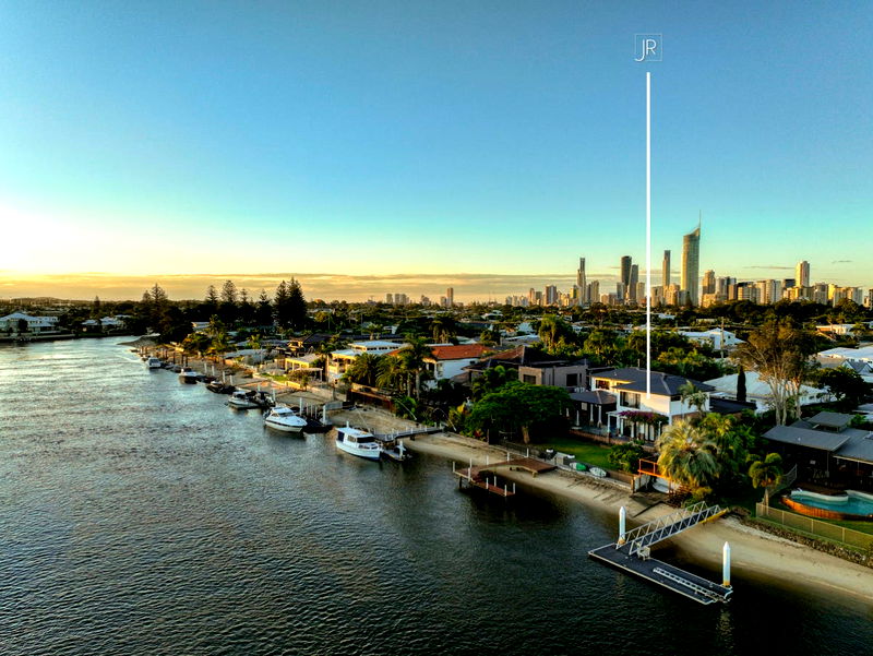 Allambi Broadbeach (With Car Parking)