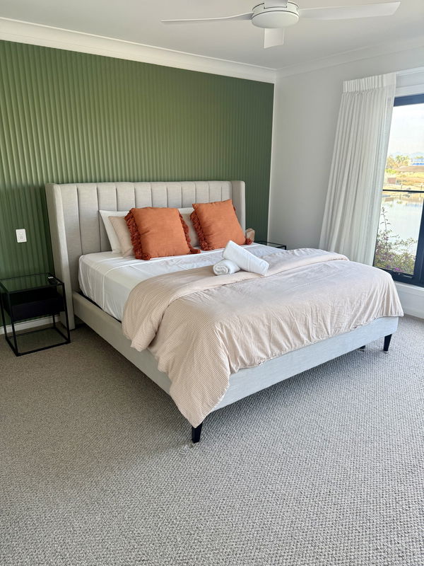 Allambi Broadbeach (With Car Parking)