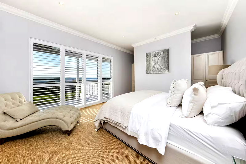 South Hampton - The Residence (With Stunning Views)