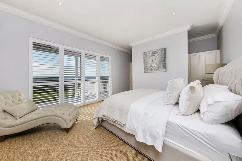 South Hampton - The Residence (With Stunning Views)