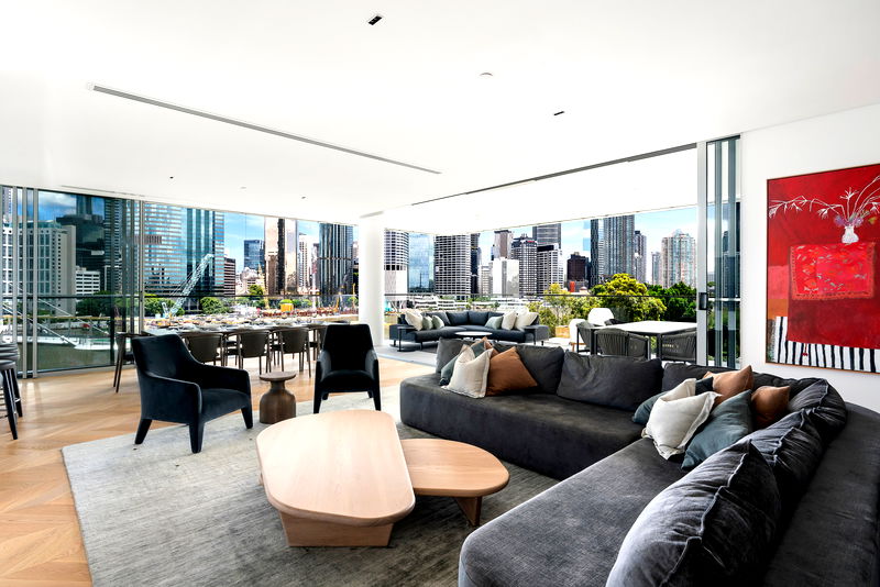 Brisbane Skyhome (With City Views)