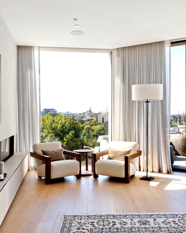 Como Penthouse (Melbourne skyline and river views)