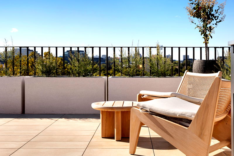 Como Penthouse (Melbourne skyline and river views)