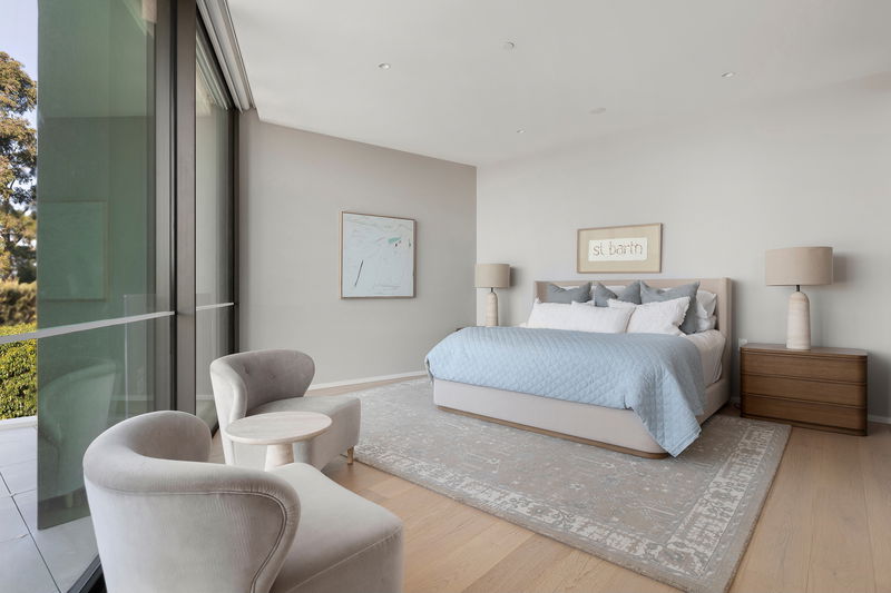 Como Penthouse (Melbourne skyline and river views)