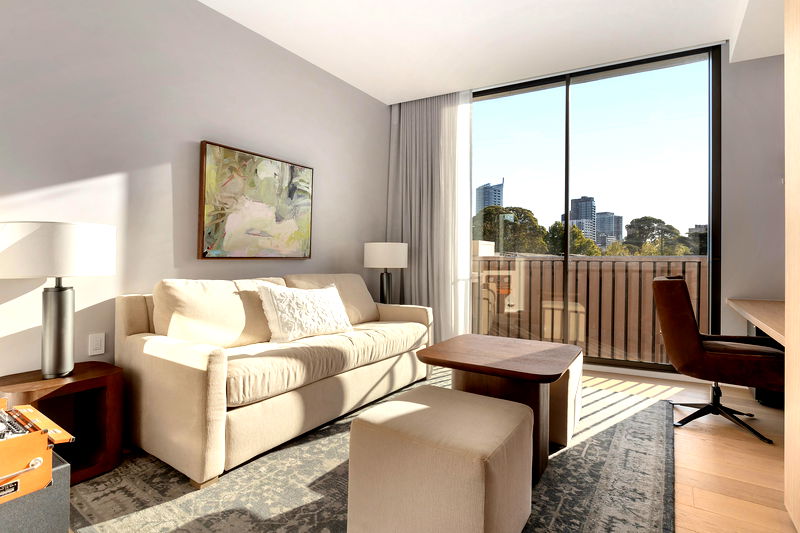 Como Penthouse (Melbourne skyline and river views)