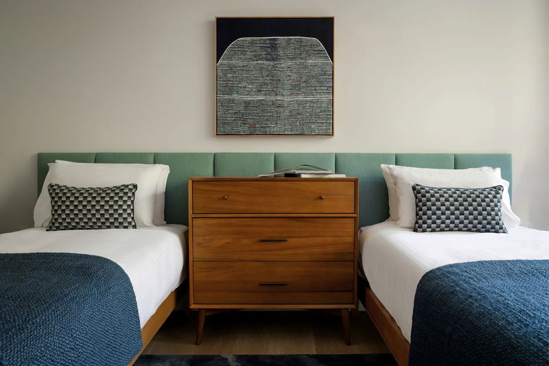 Solstice Escape (Stunning ocean views, Walk to famous Wategoes Beach, Pool)