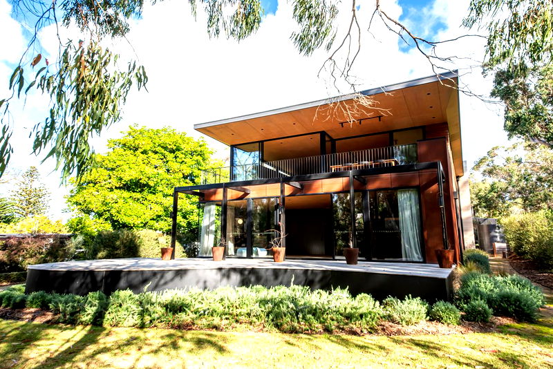 Golden Dune Retreat (Walk to the beach)