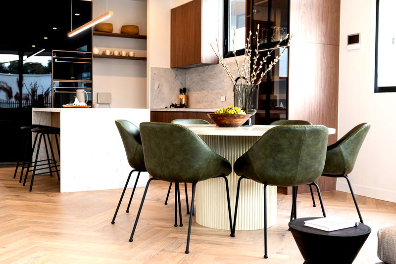 The Grandstand (Walking access to MCG)