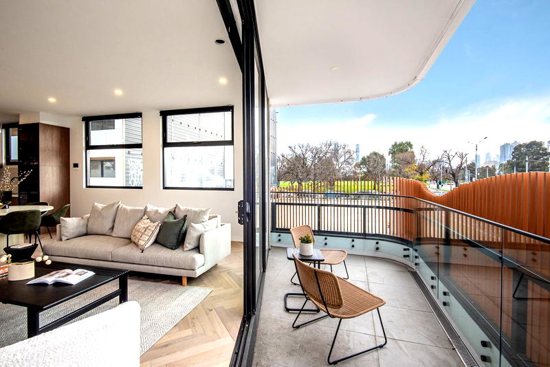 The Grandstand (Walking access to MCG)