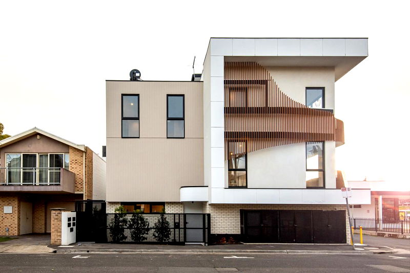 The Grandstand (Walking access to MCG)