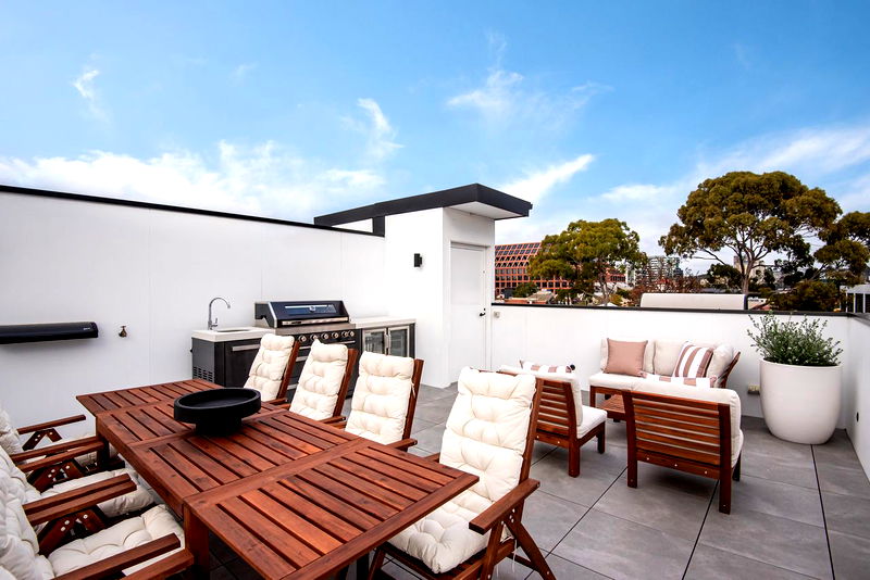 The Grandstand (Walking access to MCG)