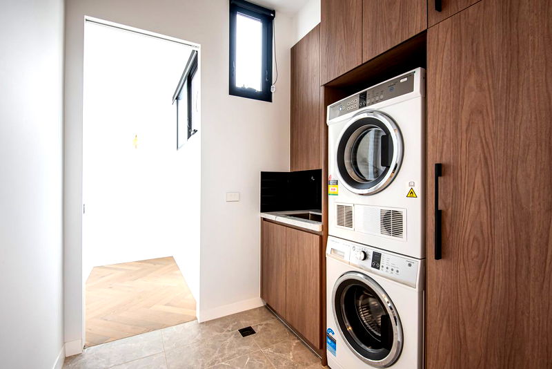 The Grandstand (Walking access to MCG)