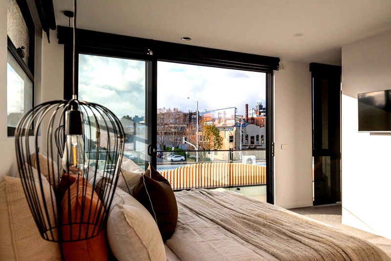 The Grandstand (Walking access to MCG)