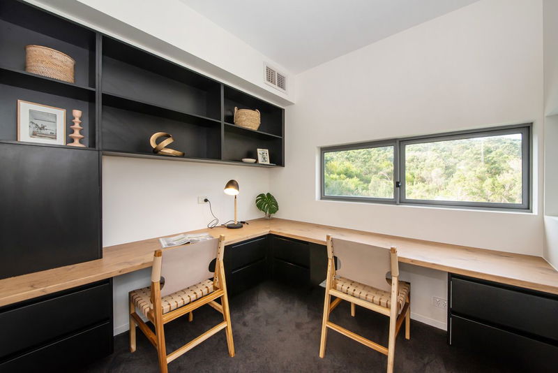 Seabreeze Haven (Walk to the beach)