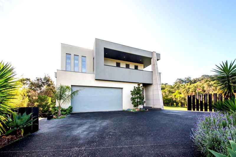 Seabreeze Haven (Walk to the beach)