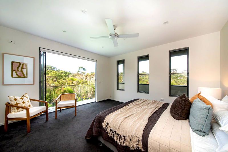 Seabreeze Haven (Walk to the beach)