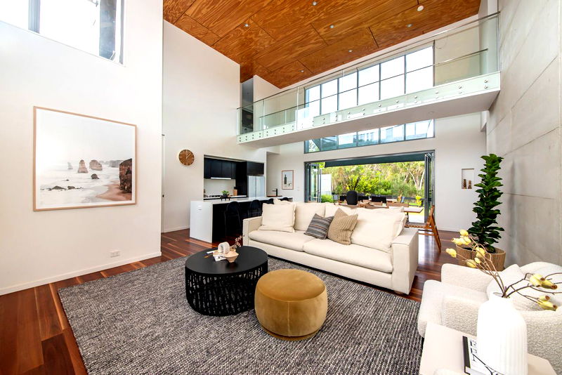 Seabreeze Haven (Walk to the beach)