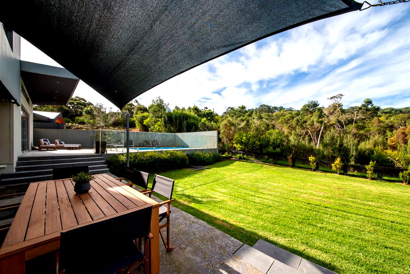 Seabreeze Haven (Walk to the beach)