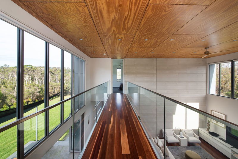 Seabreeze Haven (Walk to the beach)