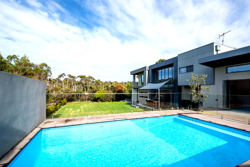 Seabreeze Haven (Walk to the beach)